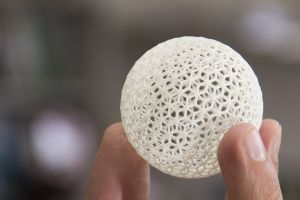 3D-s implantátumokat nyomtatnak a Szegedi Tudományegyetemen