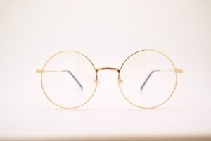 Mikor szükséges szemüveget vagy kontaktlencsét hordani?